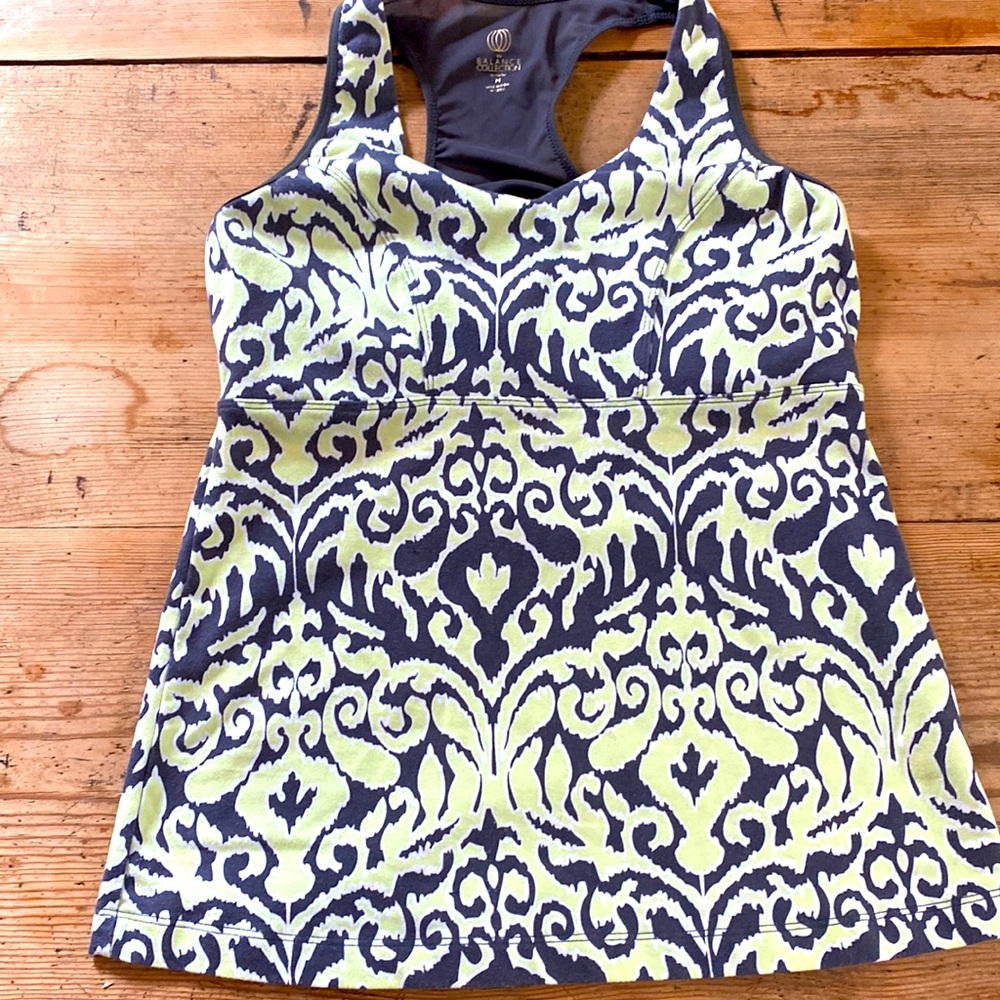 Work out shirt, The balance collection. Size M. Stretchy material, green brown.